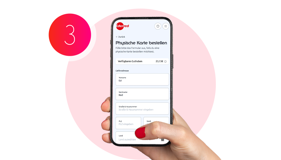 Eine Hand tippt auf ein Smartphone, das ein Formular zur Bestellung einer physischen Karte anzeigt. Es enthält Felder für persönliche Informationen wie Vorname, Nachname und Adresse, sowie den verfügbaren Guthabenbetrag.