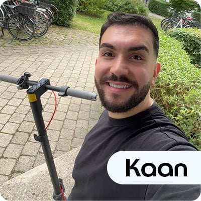 Kaan mit neuem E-Scooter